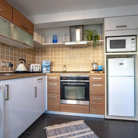 Pass The Keys Art Deco Inspired Apartment With Roof Top Views Shrewsbury Eksteriør billede