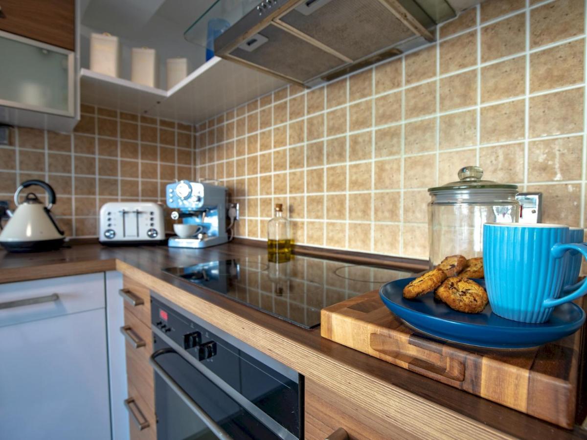 Pass The Keys Art Deco Inspired Apartment With Roof Top Views Shrewsbury Eksteriør billede