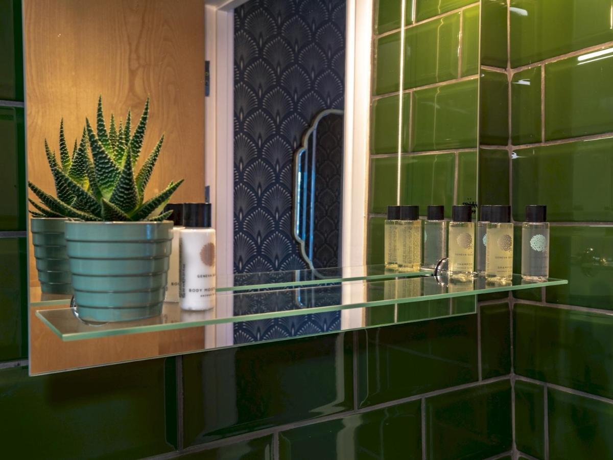 Pass The Keys Art Deco Inspired Apartment With Roof Top Views Shrewsbury Eksteriør billede