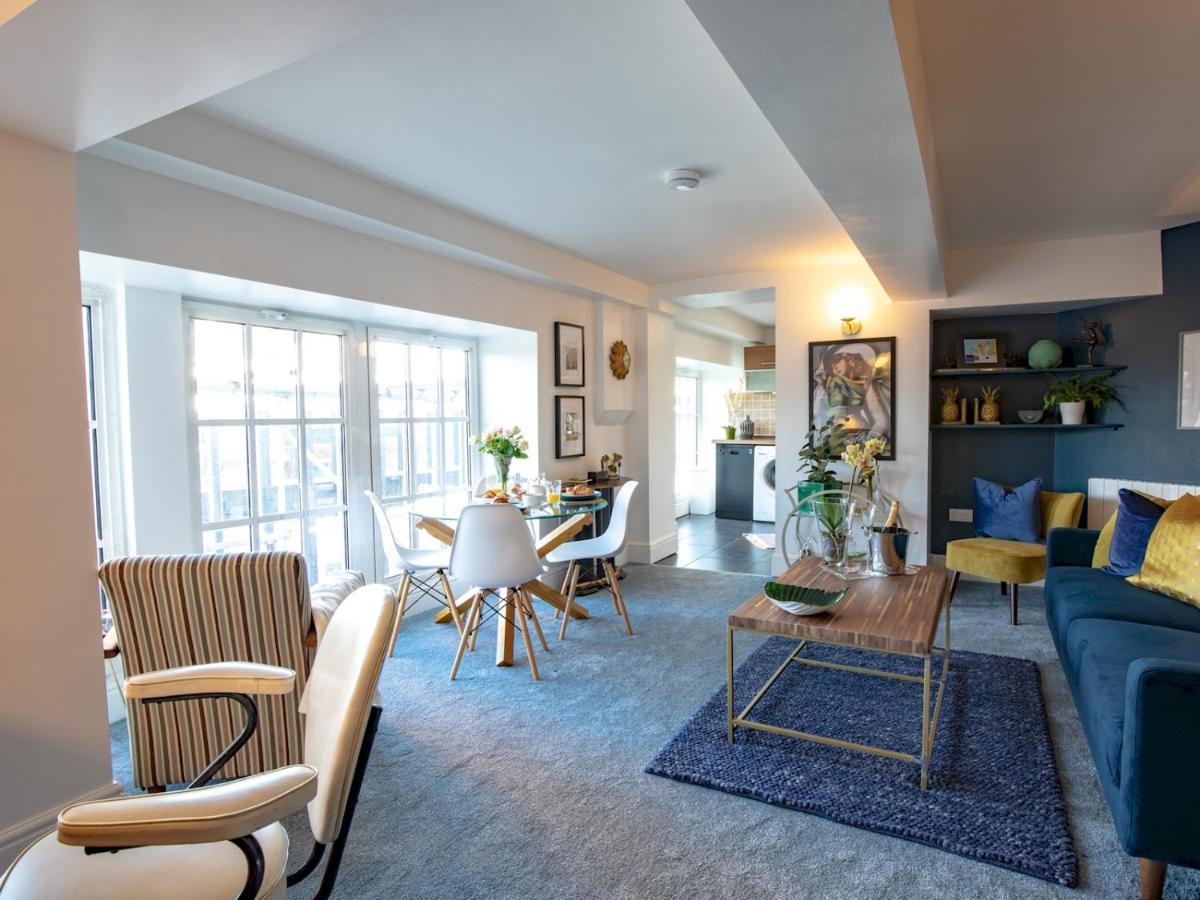 Pass The Keys Art Deco Inspired Apartment With Roof Top Views Shrewsbury Eksteriør billede